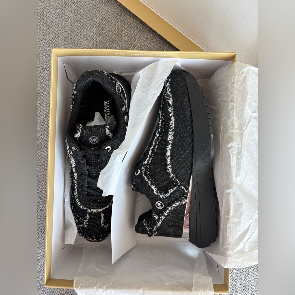 Michael Kors Ari Trainer Denim Sneakers – Size 8.5M - Picture 4 of 16